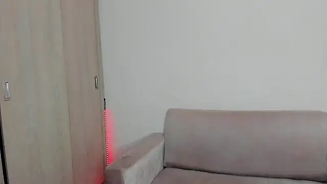 Snapshot of Lilacutte_ chatting on 01.28.25 Lilacutte online show from 01.28.25