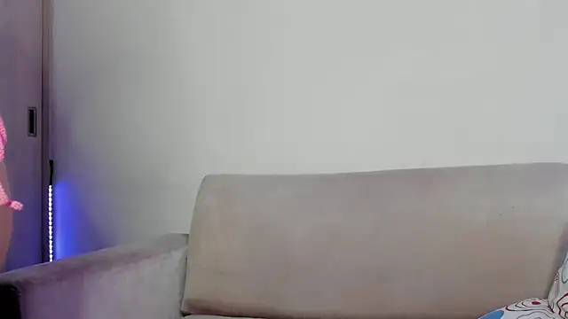 Snapshot of Lilacutte_ chatting on 02.04.25 Lilacutte online show from 02.04.25