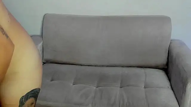 Snapshot of Lilacutte_ chatting on 03.18.25 Lilacutte online show from 03.18.25