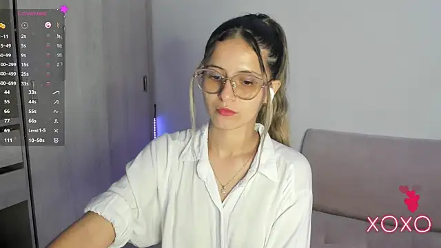 Snapshot of Lilacutte_ chatting on 09.29.25 Lilacutte online show from 09.29.25