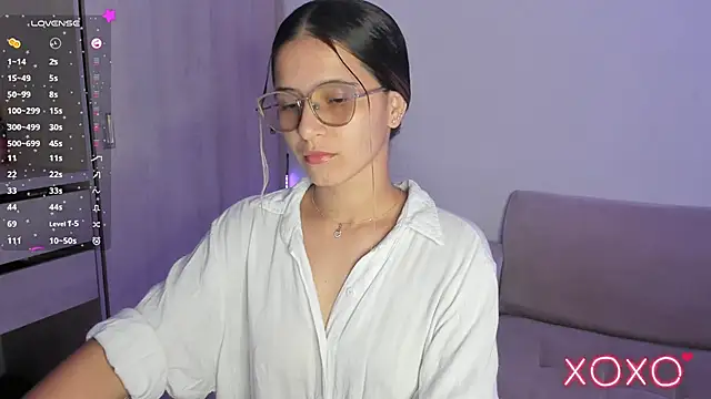 Snapshot of Lilacutte_ chatting on 11.11.25 Lilacutte online show from 11.11.25