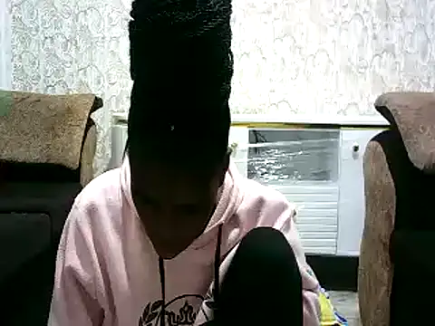 Snapshot of hottgirlval chatting on 12.12.24 hottgirlval online show from 12.12.24