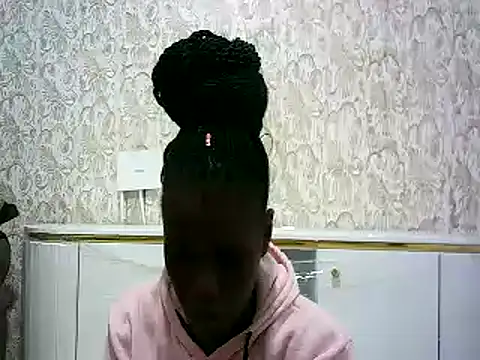 Snapshot of hottgirlval chatting on 12.13.24 hottgirlval online show from 12.13.24