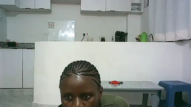 Snapshot of hottgirlval chatting on 09.20.25 hottgirlval online show from 09.20.25