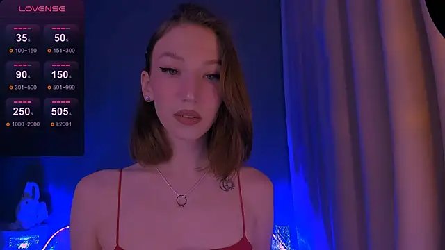 Snapshot of ellaamber chatting on 11.26.25 ellaamber online show from 11.26.25