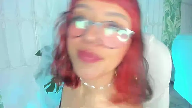 Snapshot of cute_hollywood chatting on 10.15.25 cute hollywood online show from 10.15.25