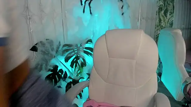 cute hollywood online show from 10.20.25