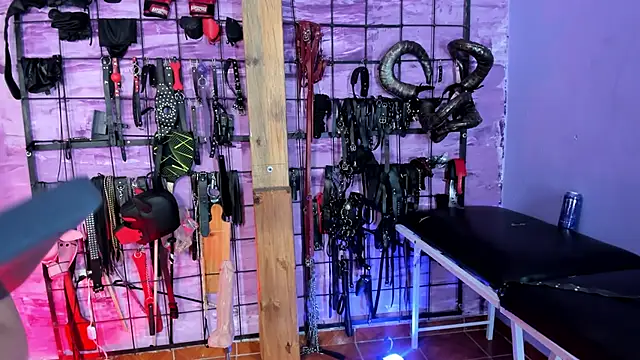 alexia aitanaa  online show from 02.13.26