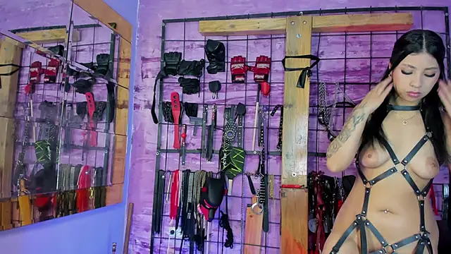 alexia aitanaa  online show from 02.21.26