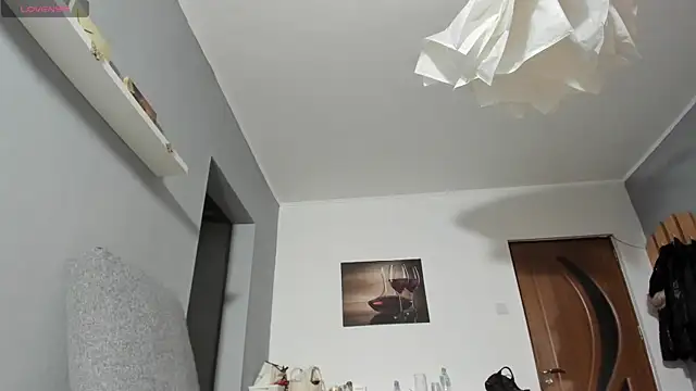 Snapshot of SexxyMeriem chatting on 02.14.25 SexxyMeriem online show from 02.14.25