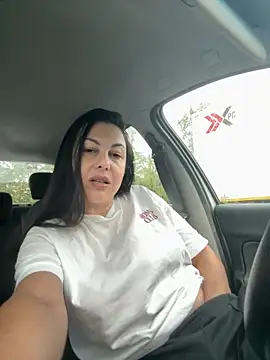 Snapshot of SexxyMeriem chatting on 09.29.25 SexxyMeriem online show from 09.29.25