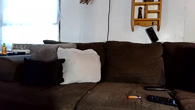 Genevieve143 online show from 11.18.25