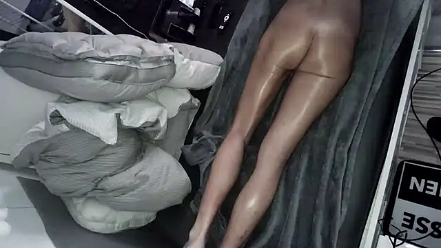 Snapshot of only1po chatting on 12.01.24 only1po online show from 12.01.24