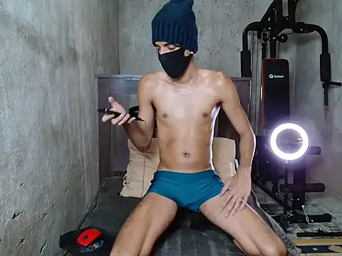 skinnyboy1000 online show from 10.29.25