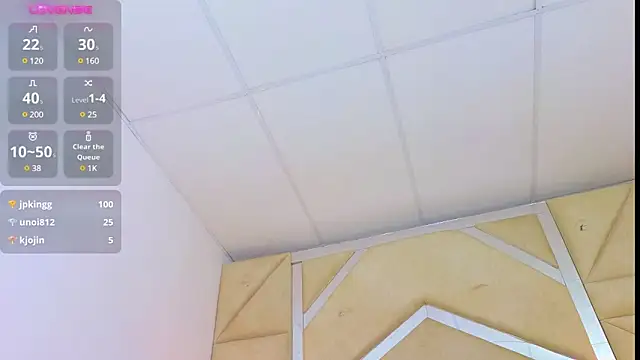 Tiphani walker  online show from 03.15.25