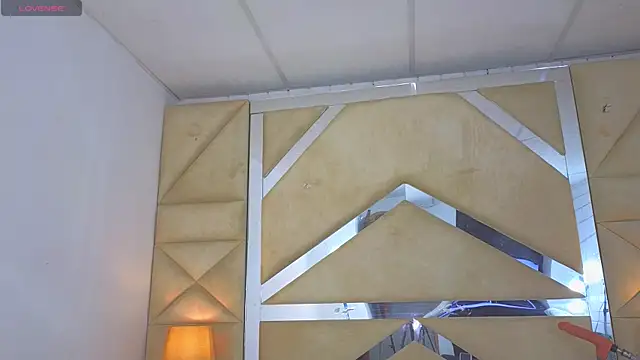 Tiphani walker  online show from 11.18.25