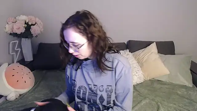 Mini Diva online show from 01.24.25