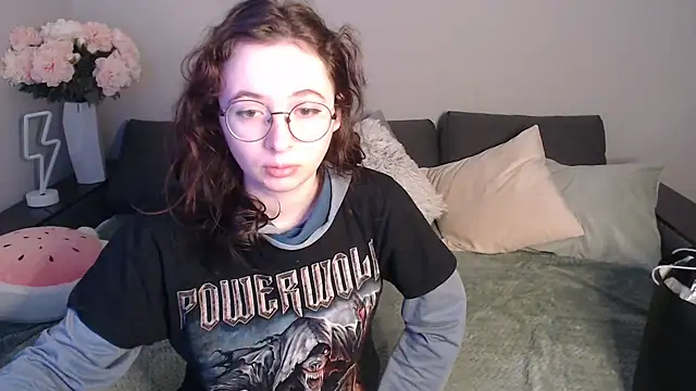 Mini Diva online show from 02.04.25