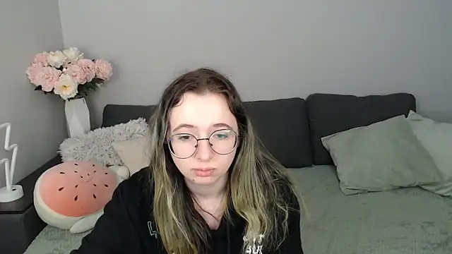 Mini Diva online show from 10.05.25