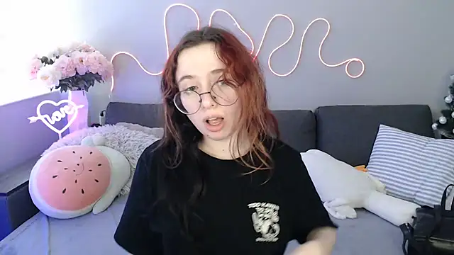 Snapshot of Mini_Diva chatting on 03.02.26 Mini Diva online show from 03.02.26