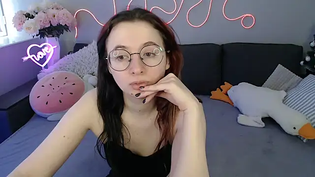 Snapshot of Mini_Diva chatting on 03.03.26 Mini Diva online show from 03.03.26