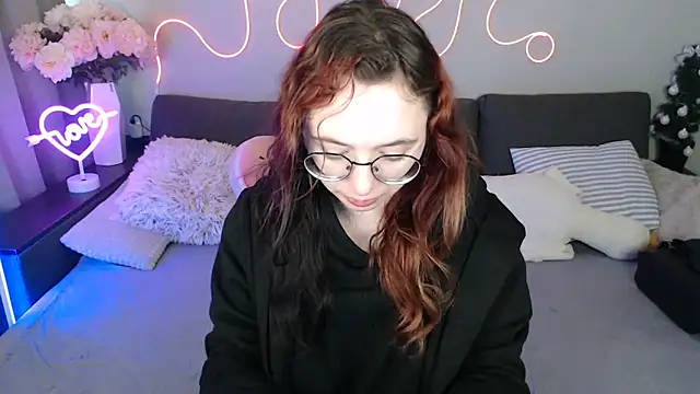 Mini Diva online show from 04.17.26