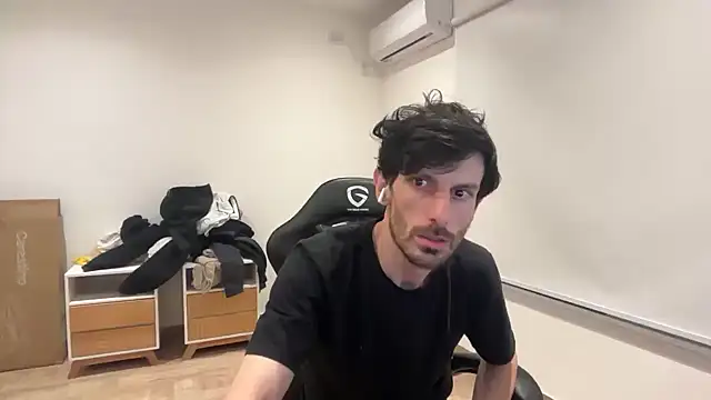 nicolaaaaas online show from 10.19.25