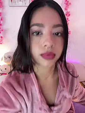 Snapshot of AliceJovovich chatting on 12.13.24 AliceJovovich online show from 12.13.24