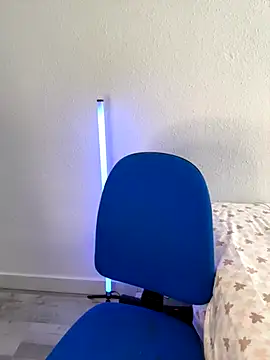 Snapshot of AliceJovovich chatting on 10.08.25 AliceJovovich online show from 10.08.25