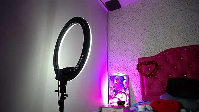 luly pink online show from 09.16.25