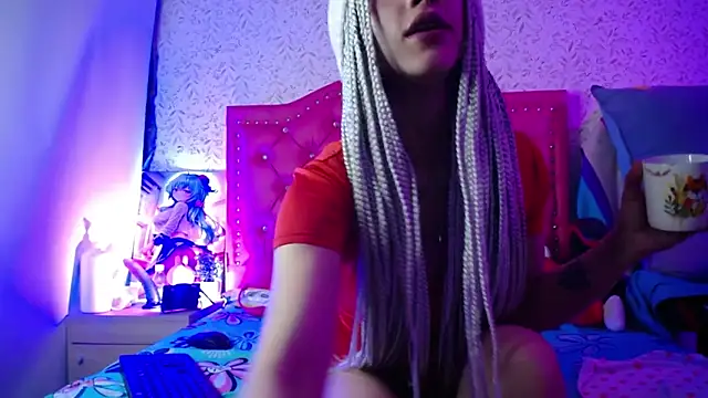 luly pink online show from 12.13.25