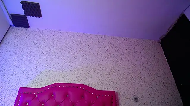 luly pink online show from 12.18.25