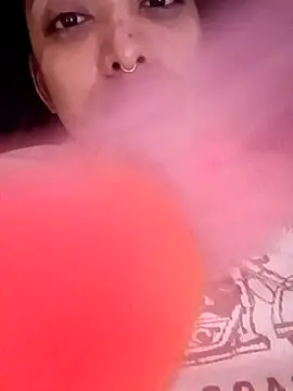 Snapshot of VictoireFeller chatting on 10.24.25 VictoireFeller online show from 10.24.25