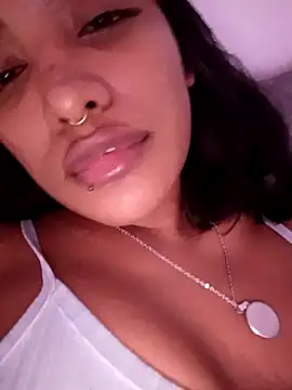 Snapshot of VictoireFeller chatting on 10.26.25 VictoireFeller online show from 10.26.25