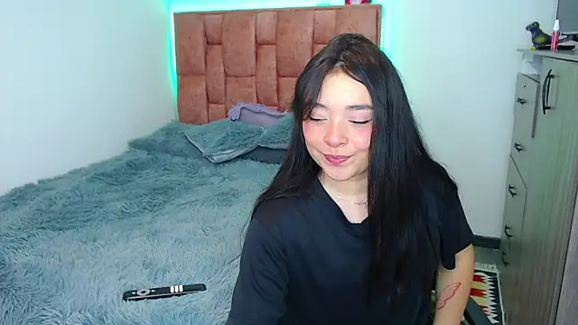 Snapshot of nahia__2 chatting on 11.11.25 nahia 2 online show from 11.11.25