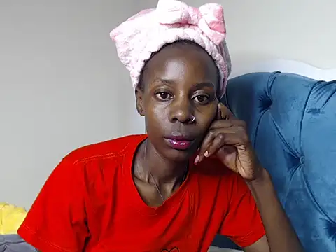 Snapshot of Hotellen chatting on 06.23.26 Hotellen online show from 06.23.26