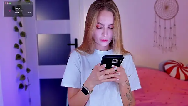 Snapshot of Kamila_icee chatting on 03.17.25 Kamila icee online show from 03.17.25
