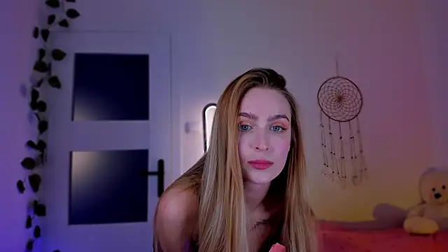 Snapshot of Kamila_icee chatting on 03.19.25 Kamila icee online show from 03.19.25