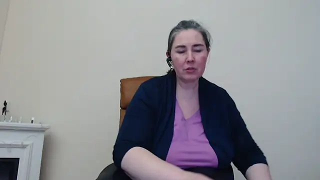 MilfGina online show from 03.18.25