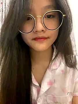 Snapshot of Krixxi22 chatting on 12.05.24 Krixxi22 online show from 12.05.24