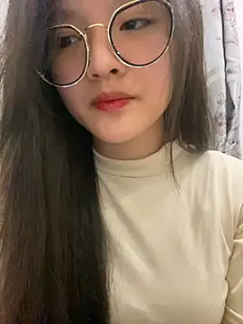 Snapshot of Krixxi22 chatting on 12.14.24 Krixxi22 online show from 12.14.24