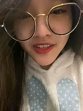 Snapshot of Krixxi22 chatting on 01.12.25 Krixxi22 online show from 01.12.25