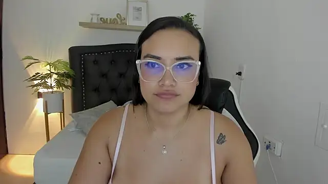 zoe danae  online show from 02.03.25