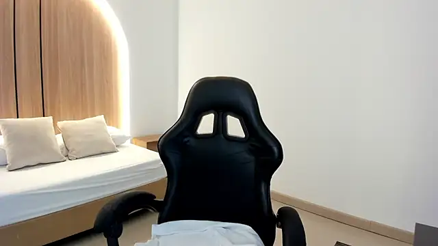 zoe danae  online show from 04.01.26