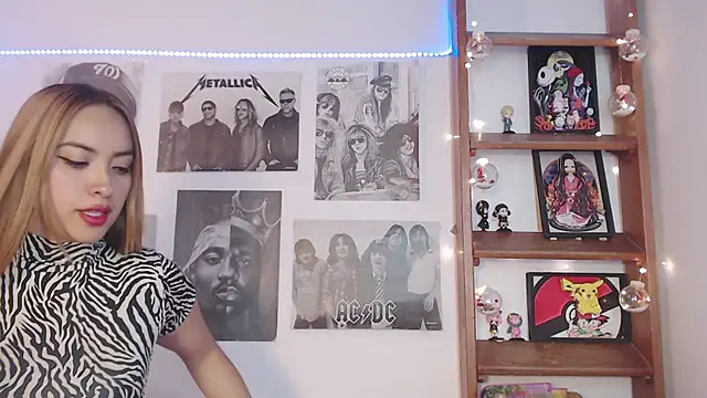 Snapshot of Meowlody chatting on 12.11.24 Meowlody online show from 12.11.24