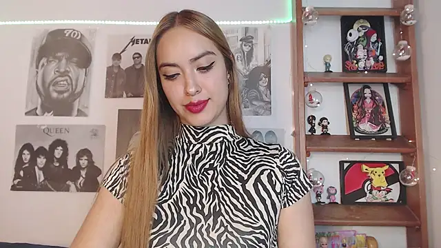 Snapshot of Meowlody chatting on 12.11.24 Meowlody online show from 12.11.24