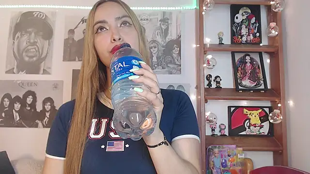 Snapshot of Meowlody chatting on 12.28.24 Meowlody online show from 12.28.24