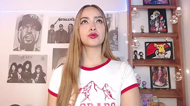 Snapshot of Meowlody chatting on 02.05.25 Meowlody online show from 02.05.25