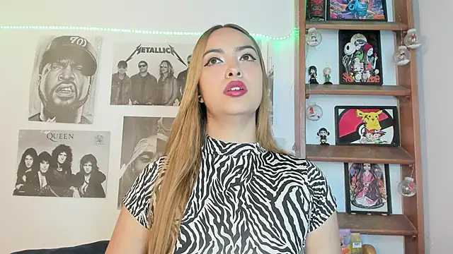 Snapshot of Meowlody chatting on 12.13.25 Meowlody online show from 12.13.25