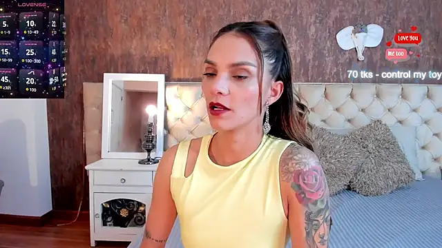 Snapshot of MeganLorensx chatting on 06.24.26 MeganLorensx online show from 06.24.26